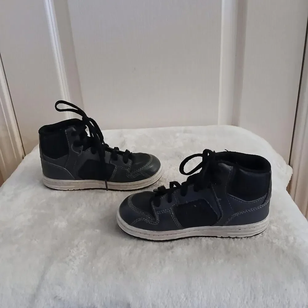DC Shoes Black and Gray High Top Skate Sneakers Boys' Size 10 Skater Streetwear